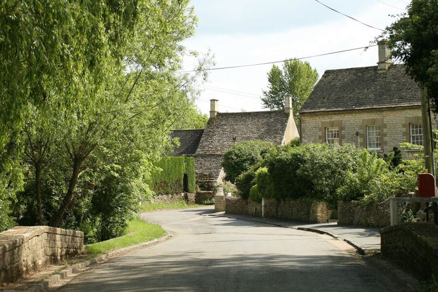Downton Abbey Film Locations & Blenheim Palace Day Tour - Countryside Drives and the Swan Inn Stop in Swinbrook