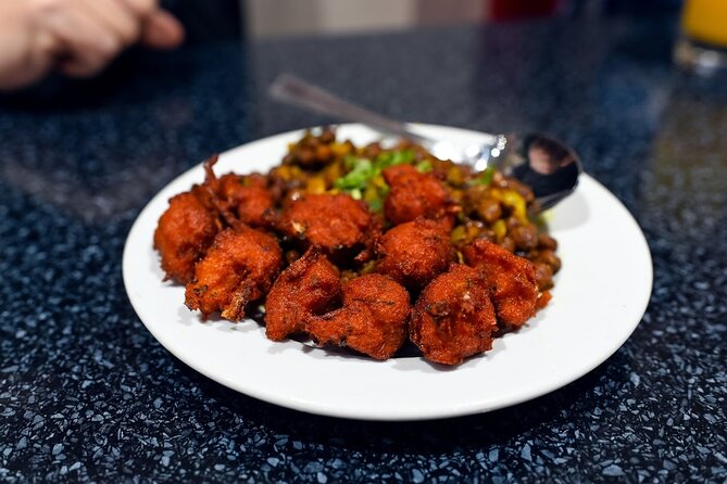 East London Indian Food Tour with 8+ Authentic Food Tastings - What “8+ Tastings” Really Means for Your Stomach