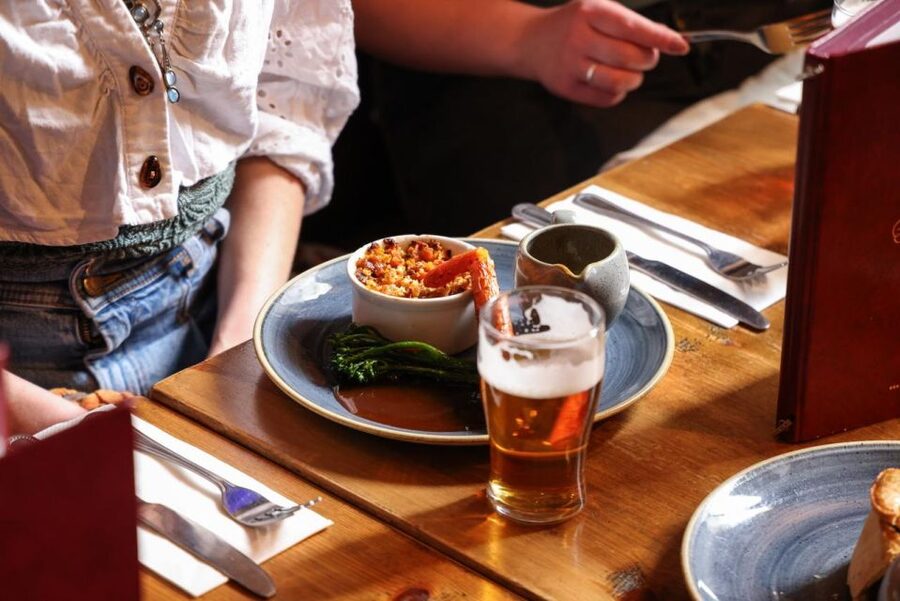 Eating London: Heart Of 'The City' Food Tour - Stop 1: the City tavern stop, where literary London meets lunch