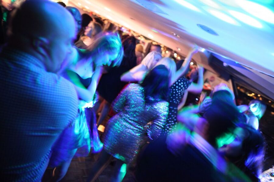 Festive London New Year’s Eve 3-Course Dinner Cruise - Who this cruise suits best, and who might want to rethink it