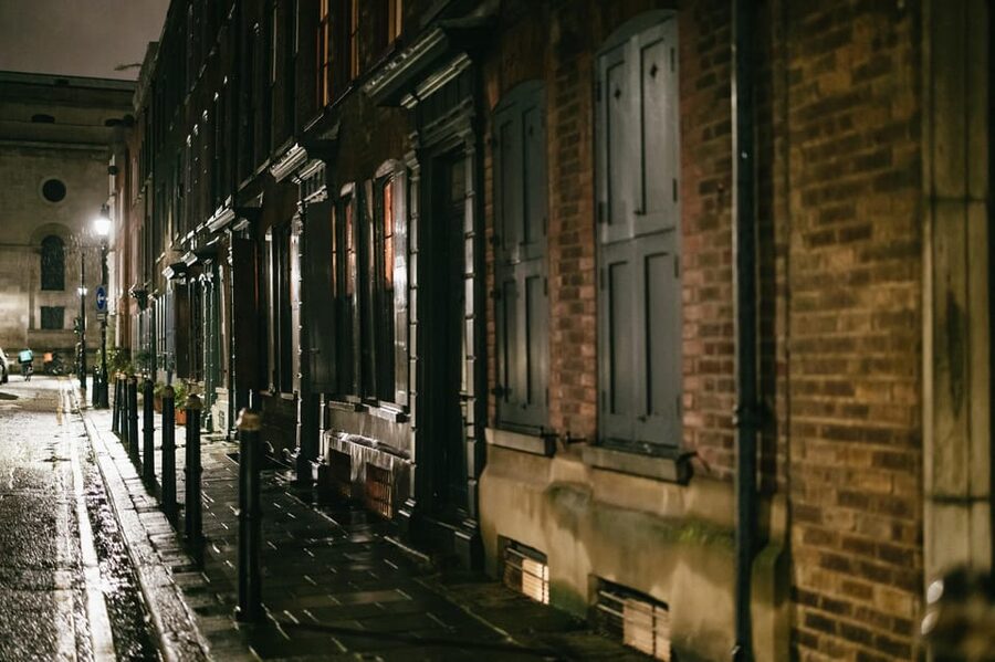 French Language : Original Jack the Ripper Tour - The case is the walk: evidence, victims, and suspects on the streets