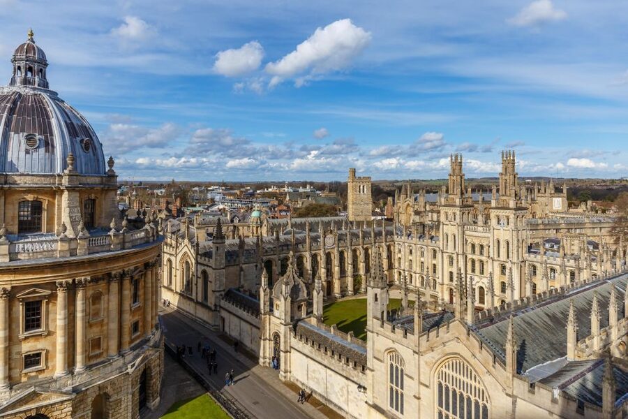 From Bath: Cotswolds and Oxford Full-Day Tour - Your guide and the “moving classroom” effect on the coach