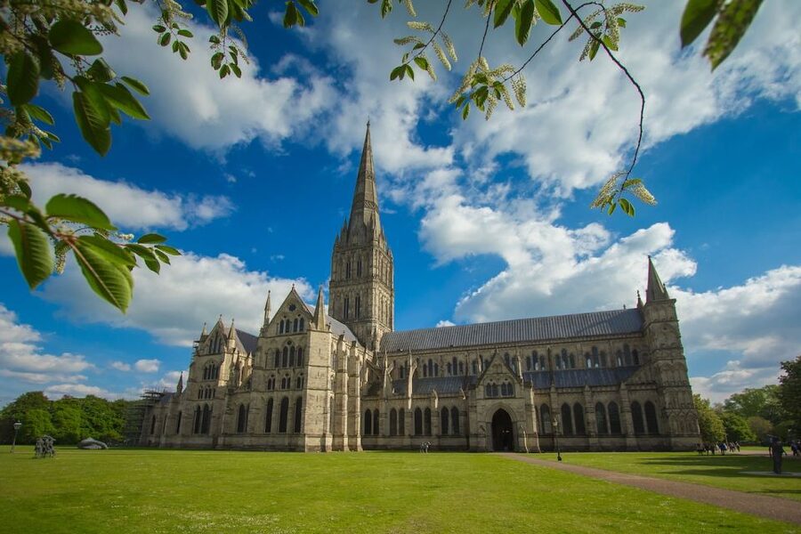 From Bath: Private Stonehenge and Salisbury Tour with Pickup - What to Bring, How to Dress, and How to Make the Day Go Smoothly