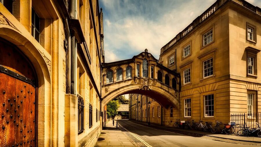 From Brighton: Oxford, Windsor and Eton Full Day Trip - Oxford on foot: college architecture and the rhythm of student life