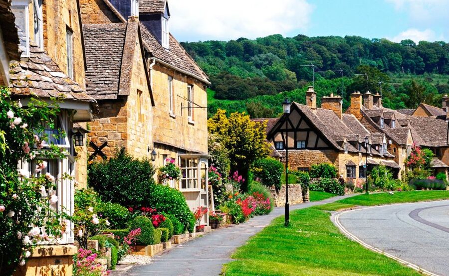From Brighton: Stratford-upon-Avon & The Cotswolds Day Trip - A smooth start from Brighton, then into the Cotswolds views