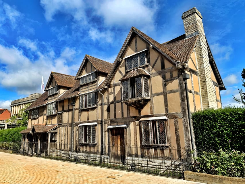 From Cambridge: Guided day trip to Stratford & The Cotswolds - Should you book the Cambridge to Stratford and Cotswolds day trip?