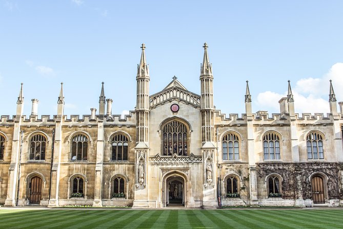 From London: Cambridge Day Trip Including Tour Guide - London to Cambridge by luxury coach: start smart at London Bridge