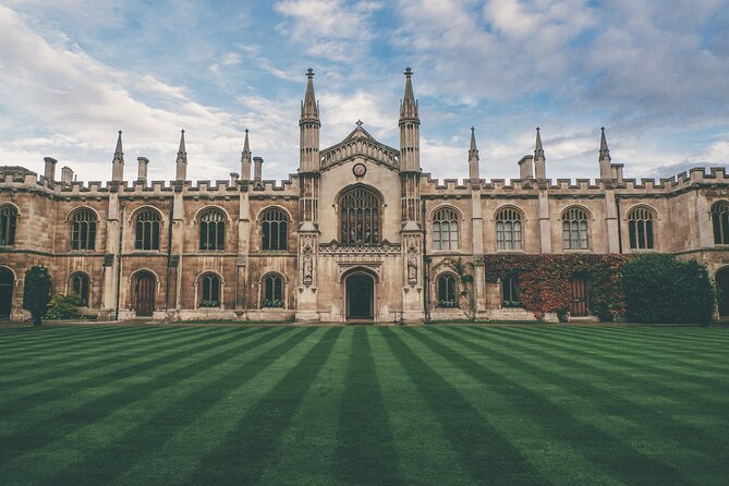 From London: Cambridge Day Trip Including Tour Guide - The guided Cambridge route: get your bearings with Johnny