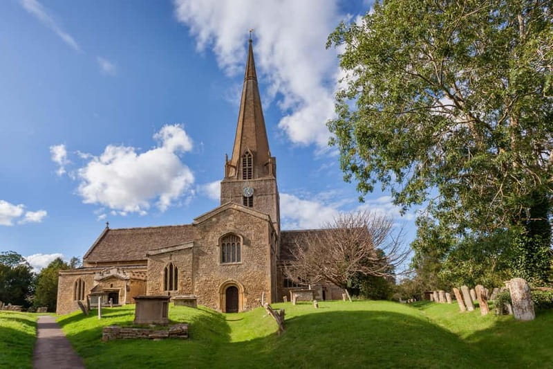 From London: Cotswolds, Blenheim Palace & Downtown Abbey - Cotswolds panoramic tour from the coach: the views you do not have to plan