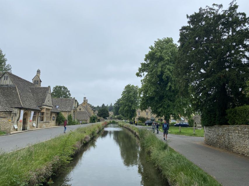 From London: Cotswolds Villages Guided Day Tour - What the included comforts actually help with