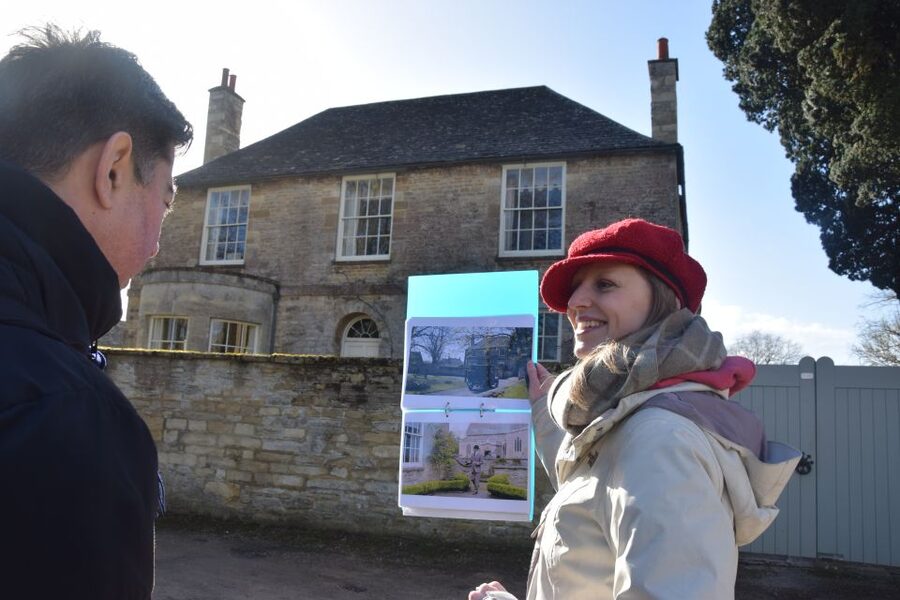 From London: Downton Abbey and Village Coach Tour - The Coach Commentary, Episode Watching, and Guide Styles