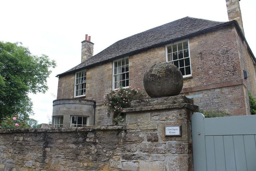 From London: Downton Abbey and Village Coach Tour - Price and Value, Is $209 Worth It?