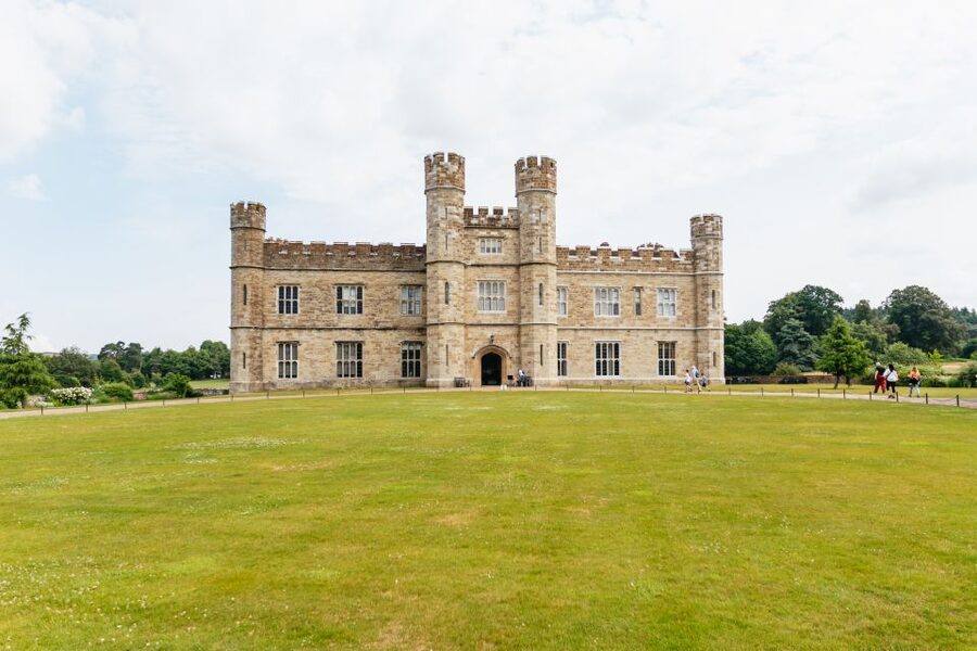 From London: Leeds Castle, Canterbury Cathedral & Dover - Canterbury Cathedral with Vox Radioguide storytelling