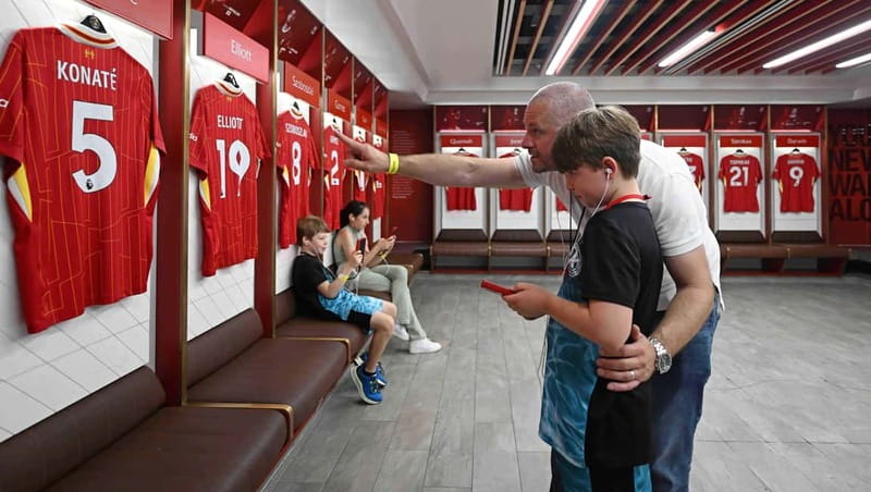 From London: Liverpool FC Stadium & Museum Rail Day Tour - Practical tips that help you enjoy it more