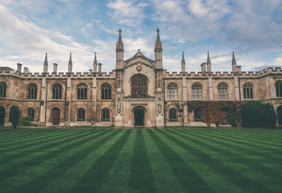 From London: Oxford and Cambridge Guided Day Tour - From Earls Court Departure to Oxford Arrival