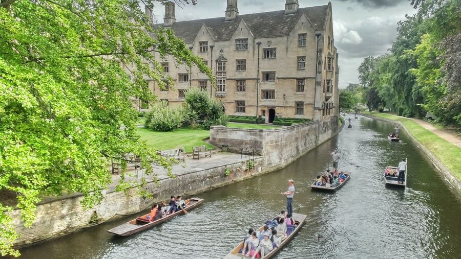 From London: Oxford and Cambridge Guided Day Tour - Climbing St. Mary the Great Tower: The Views and the Timing Trick