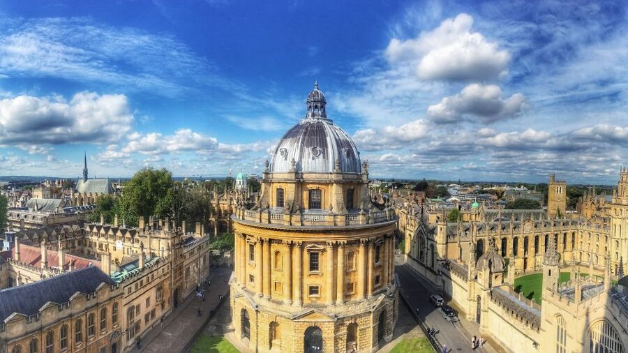 From London: Oxford and Cambridge Universities Tour - The Oxford Walk: Dreaming Spires, Courtyards, and Big Names