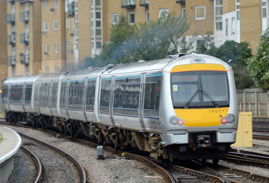 From London: Oxford by Rail & Harry Potter Insights Tour - Bicester Village on the return, a smart optional add-on