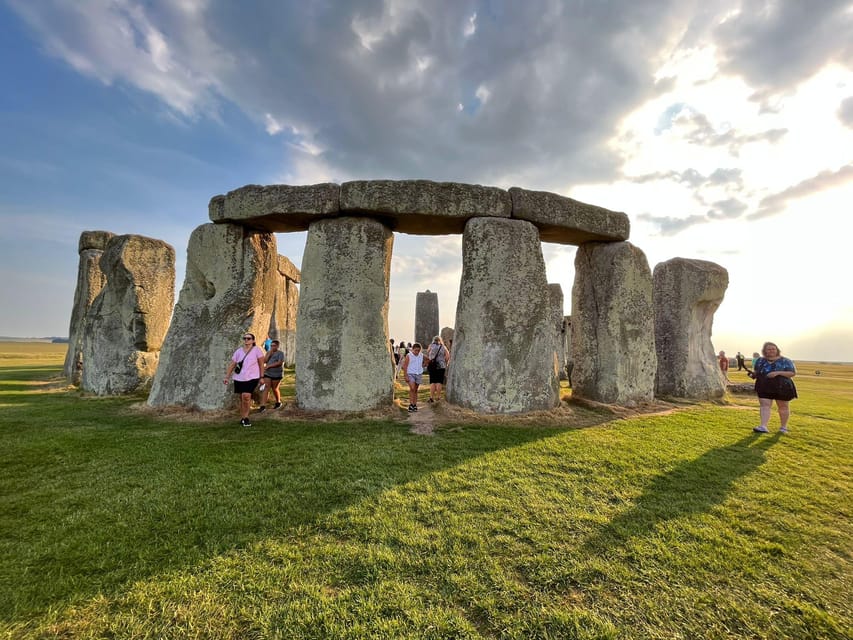 From London: Private Stonehenge Sunrise Viewing & Bath - Bath without the stress: Georgian buildings, quick photo hits, then off to the Roman Baths