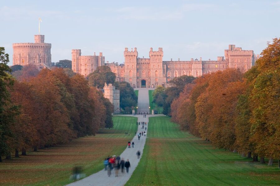 From London: Royal Windsor Afternoon Tour - Windsor Castle State Rooms, where the opulence meets the art