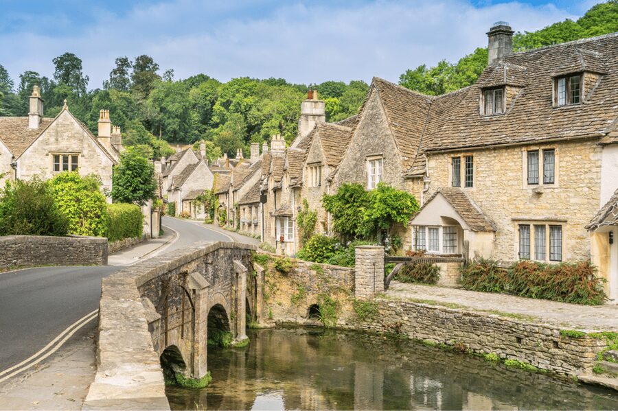From London: Small Group Stonehenge, Bath & Cotswolds Tour - Stonehenge, Bath, Castle Combe, all in one long London day