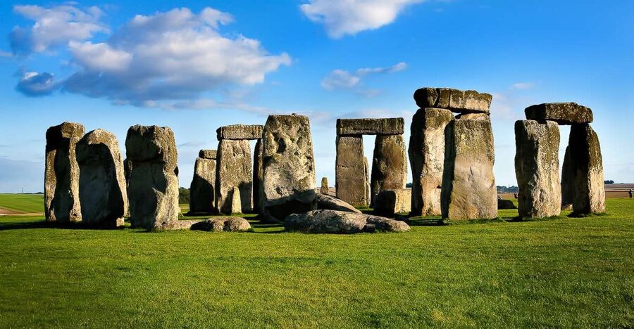 From London: Stonehenge and Bath Day Trip with Ticket - Salisbury Plain countryside drive: how to enjoy the bus time