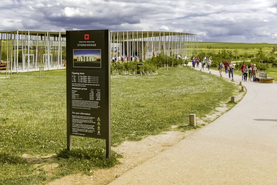 From London: Stonehenge Half-Day Tour - Stonehenge in 2 hours: how to make your time feel like more