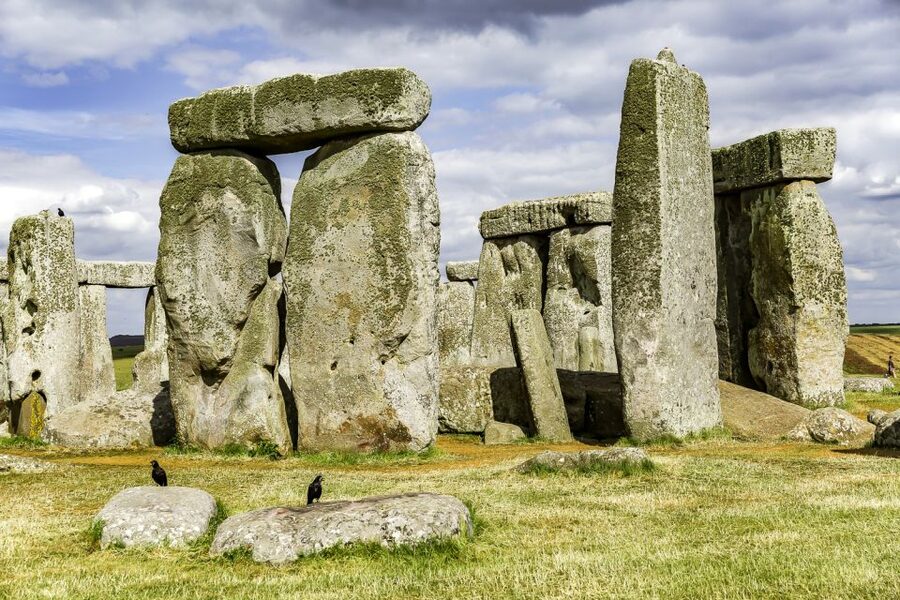From London: Stonehenge Half-Day Tour - Visitor center, shuttles, and the paths that change your experience