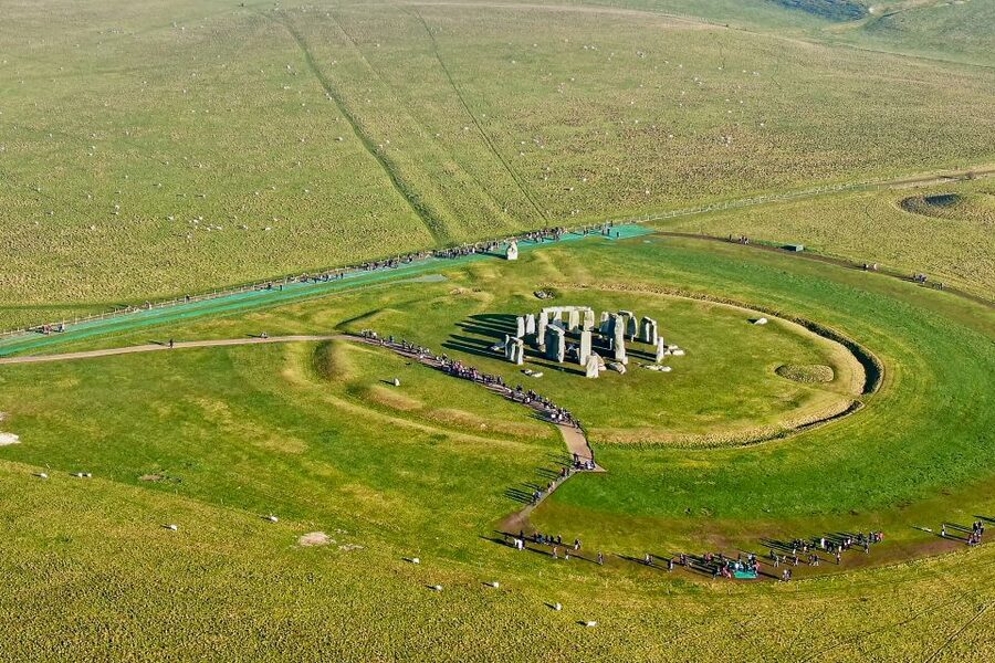 From London: Stonehenge Morning Day Trip with Admission - The Coach Ride: Comfort, Commentary, and One Possible Phone Issue