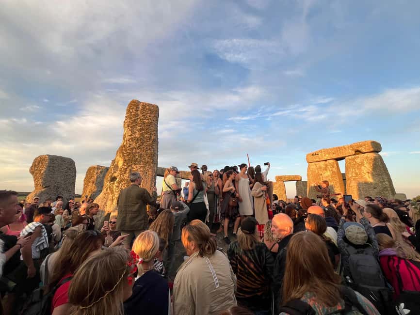 From London: Stonehenge Summer Solstice Sunrise Tour - Observing the Summer Solstice Rituals Without Losing Your Own View