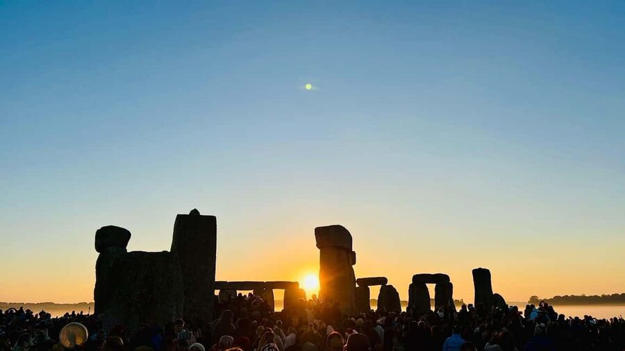 From London: Stonehenge Summer Solstice Sunrise Tour - Food, Weather, and the Rules That Affect Your Comfort
