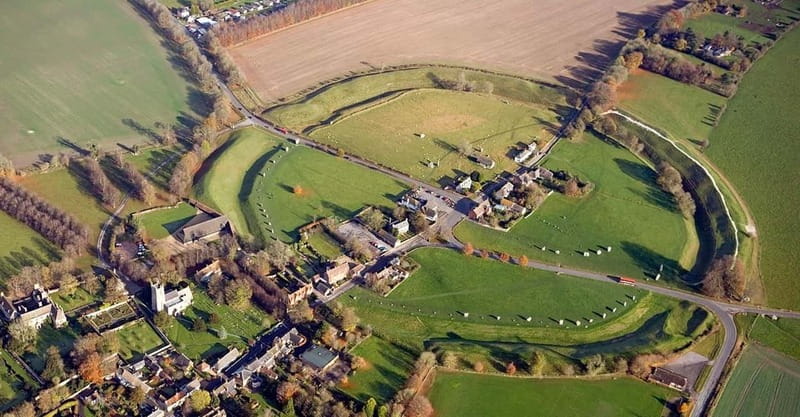 From London: Stonehenge & The Stone Circles of Avebury Tour - A Day Trip That Actually Lets You See Neolithic England in Layers