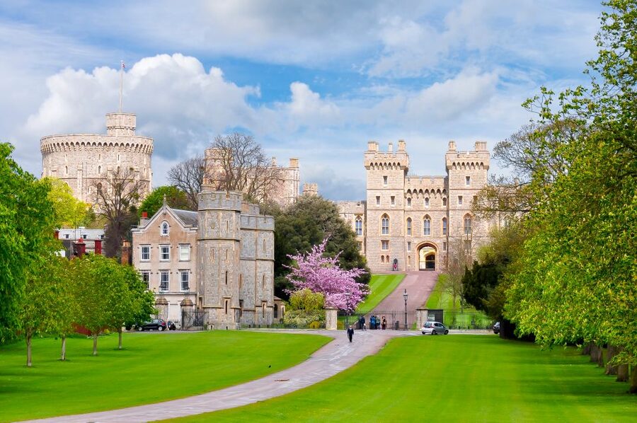 From London: Stonehenge, Windsor and Salisbury Guided Tour - Stonehenge on Salisbury Plain: monolith mysteries and how to enjoy them