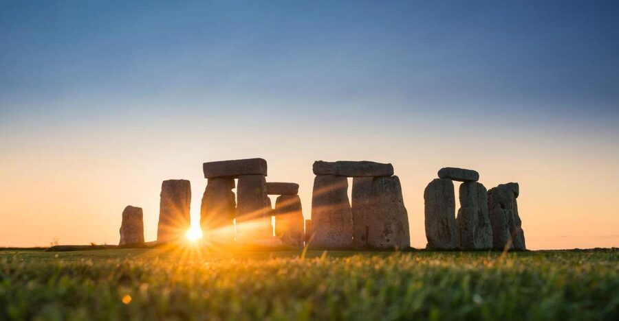From London: Stonehenge, Windsor and Salisbury Guided Tour - What bus time and a 10-hour schedule really mean for you