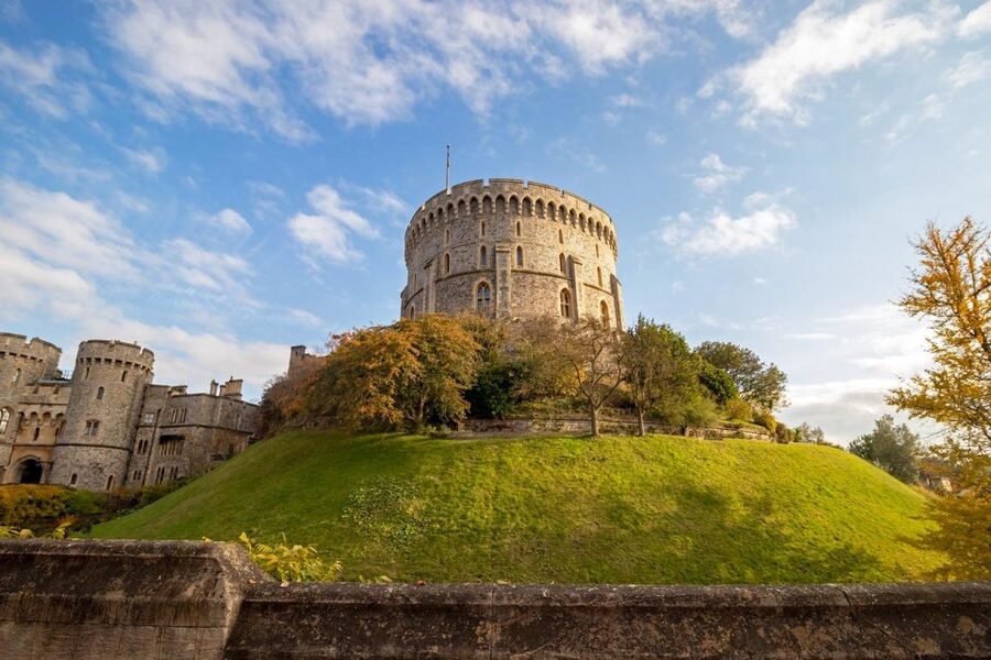 From London: Windsor Castle Full Day Guided Tour By Train - Eton in the afternoon: a short walk with a real identity