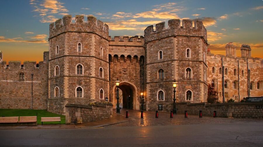 From London: Windsor, Stonehenge, & Salisbury Cathedral Trip - Windsor Castle and Royal Windsor: What You’re Really Seeing in the Town