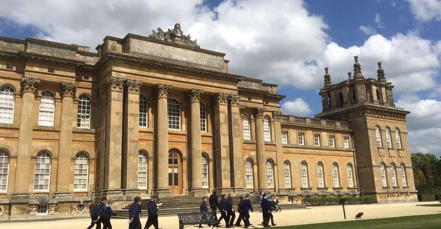 From Oxford: Blenheim Palace Guided Tour - From Oxford to Woodstock: how the day starts without stress