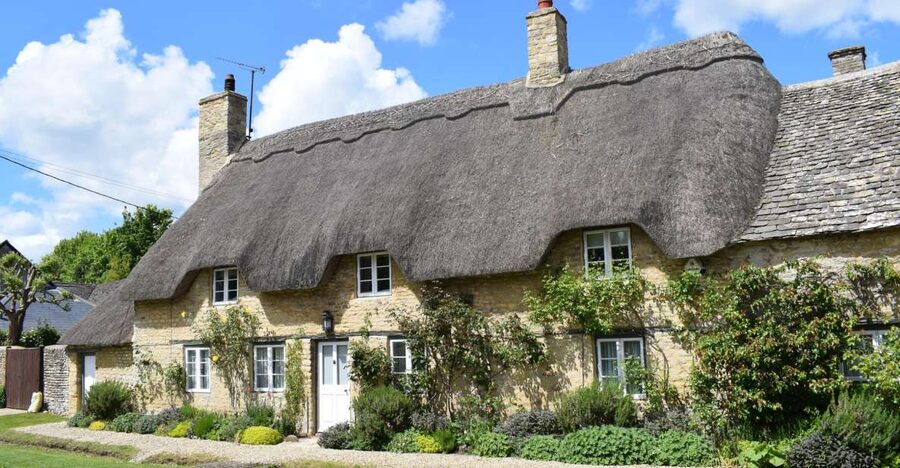 From Oxford: Cotswolds Towns and Villages Small Group Tour - Burford, the Gateway Town, and a Church Worth Slowing Down For