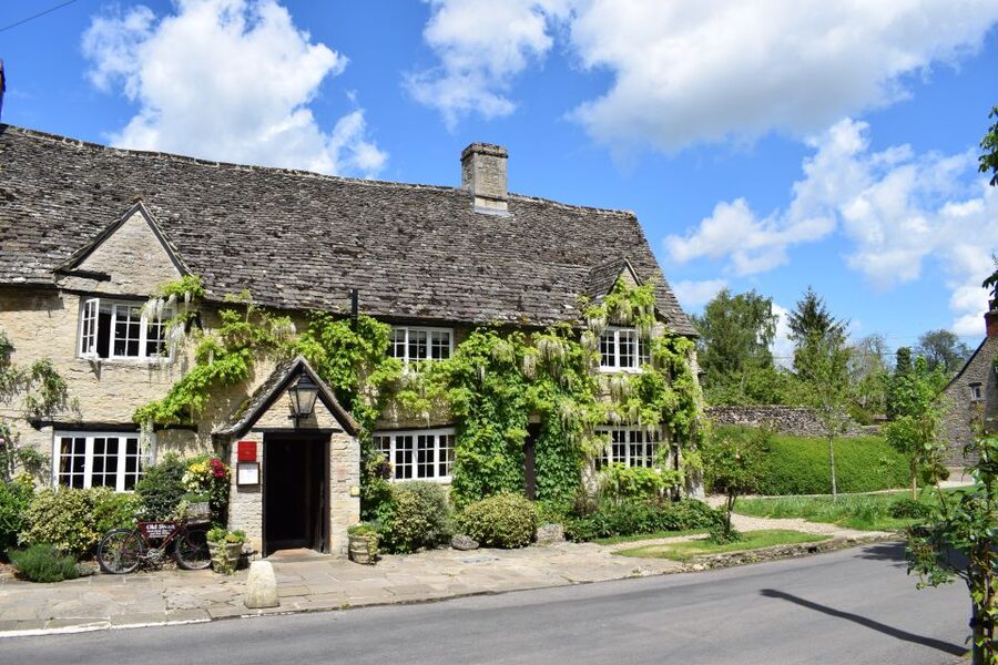 From Oxford: Cotswolds Towns and Villages Small Group Tour - Bourton-on-the-Water Lunch Stop, River Views and Photo-Friendly Bridges