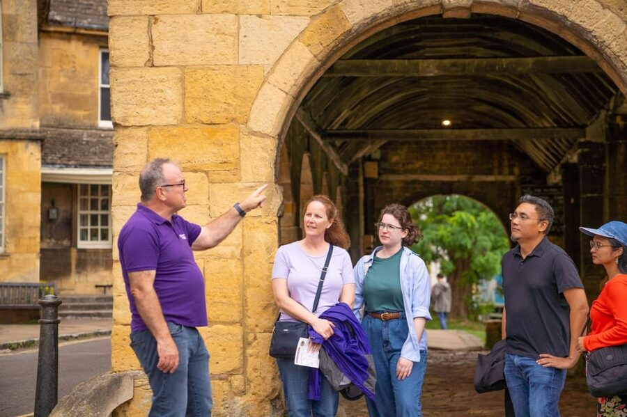 From Stratford-on-Avon/Moreton-in-Marsh: Cotswolds Day Tour - Stow-on-the-Wold lunch time: eat well, then move before it gets away