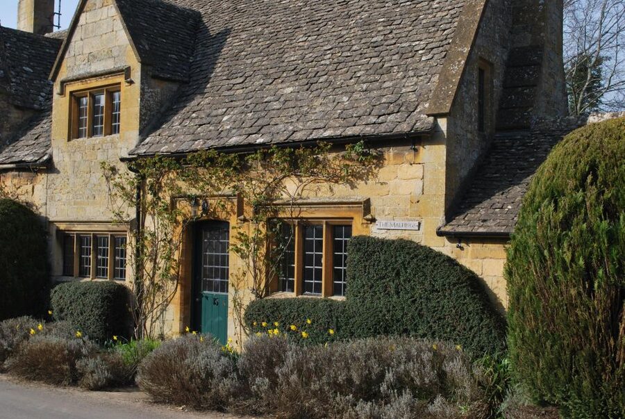 From Stratford-on-Avon/Moreton-in-Marsh: Secret Cotswolds - Quick highlights that make this tour work