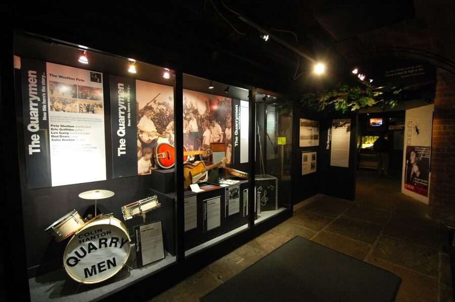 Full-Day Beatles and Liverpool Tour from London - Cavern Club finish: live music in the afternoon and a souvenir
