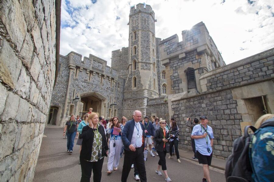 Full-Day Stonehenge and Bath Tour - The Air-Conditioned Coach, Comfort That Helps on an 11-Hour Day