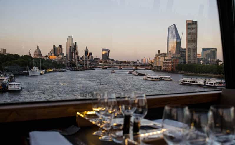 Gastronomic 6-course fine-dining dinner on Luxury London Bus - Key things to know before you go