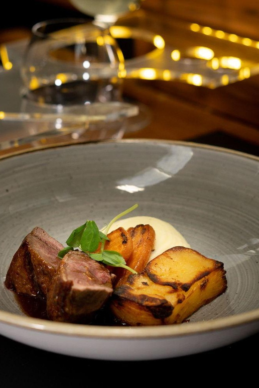 Gastronomic 6-course fine-dining dinner on Luxury London Bus - Route timing: how the three-hour dinner fits into London sightseeing
