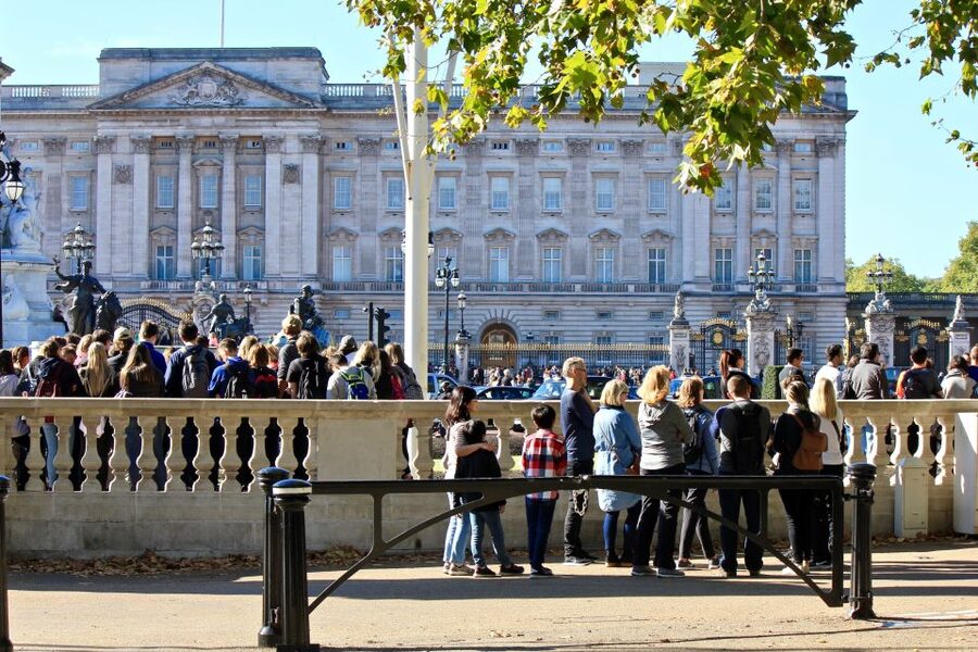 Grand London Half-Day Bicycle Tour - Covent Garden Break, Muffins, and Street Entertainers