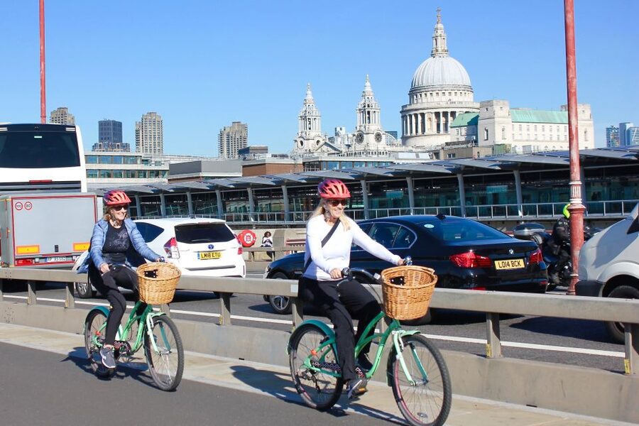 Grand London Half-Day Bicycle Tour - Meeting at Waterloo, Getting Your Bike, and Starting Smooth