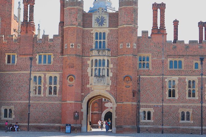 Hampton Court Guided Tour. Full day Access & High Tea - Price and value: what you pay for and what you get back