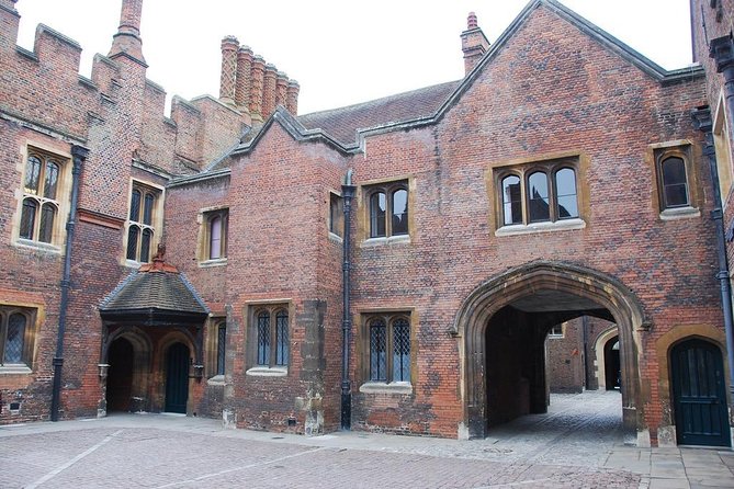 Hampton Court Palace Private Tour - Secrets of Henry VIII - Departure times and booking lead time