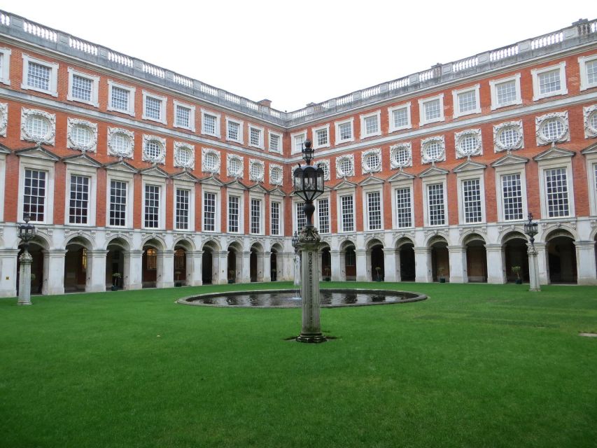 Hampton Court Palace Private tour With Fast Track Entry - The Baroque Palace Built for William III and Mary II